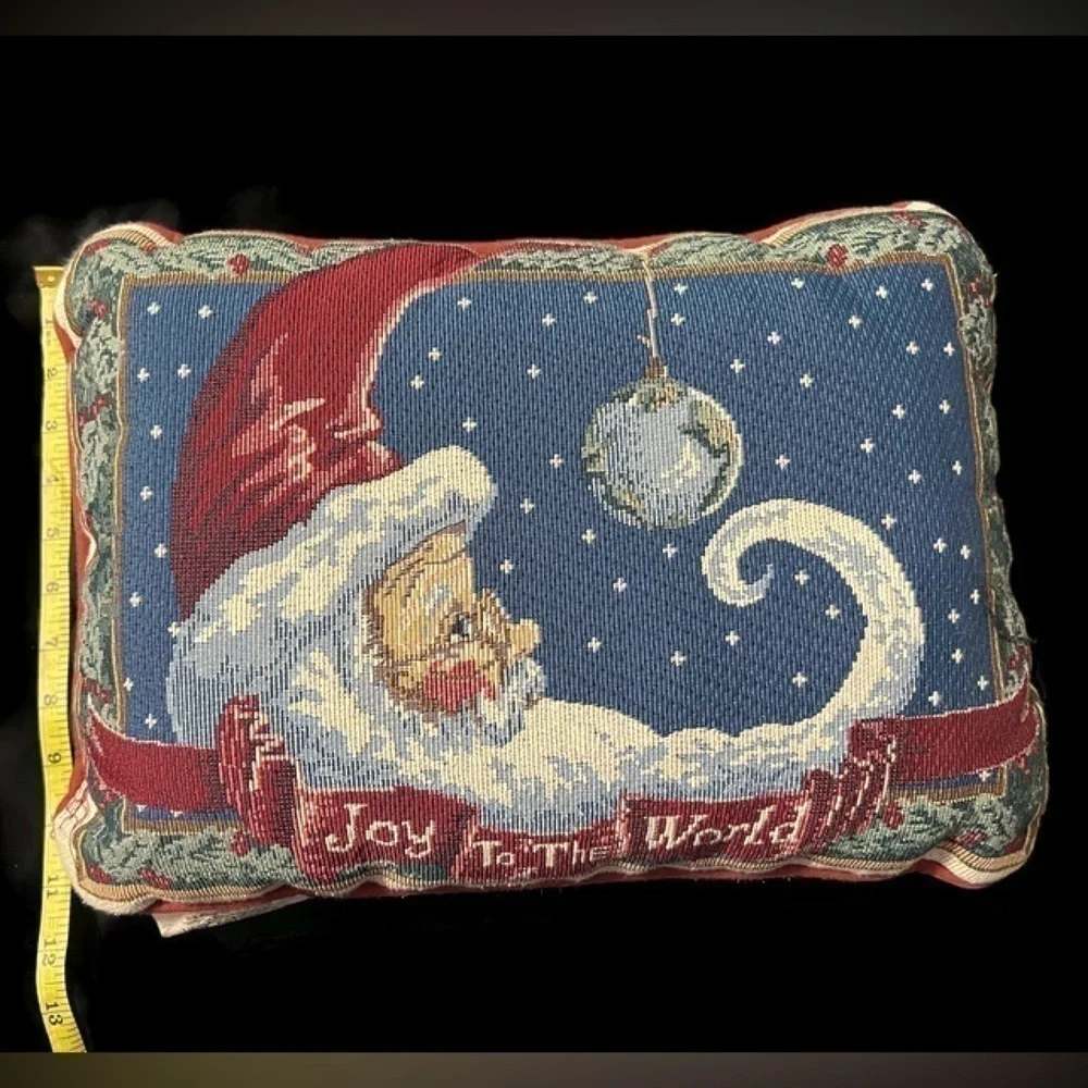 𝅺joy to the World Throw Pillow
